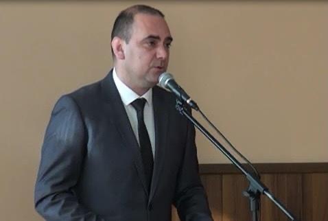 Nikolić: Sakupljači potpisa da se manu projekta podjela