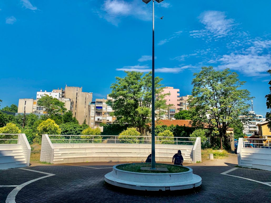 Novi mural kod Vojnih zgrada inspirisan Bauhaus pravcem