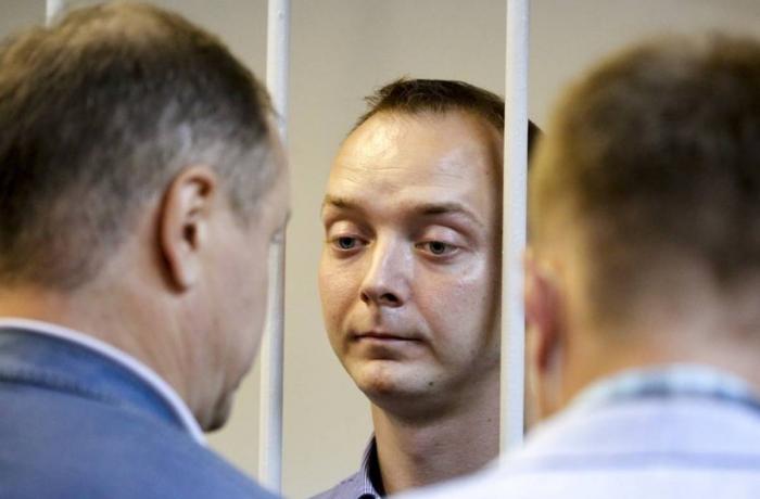 U Moskvi oko 20 novinara privedeno na protestu zbog hapšenja novinara Sofronova