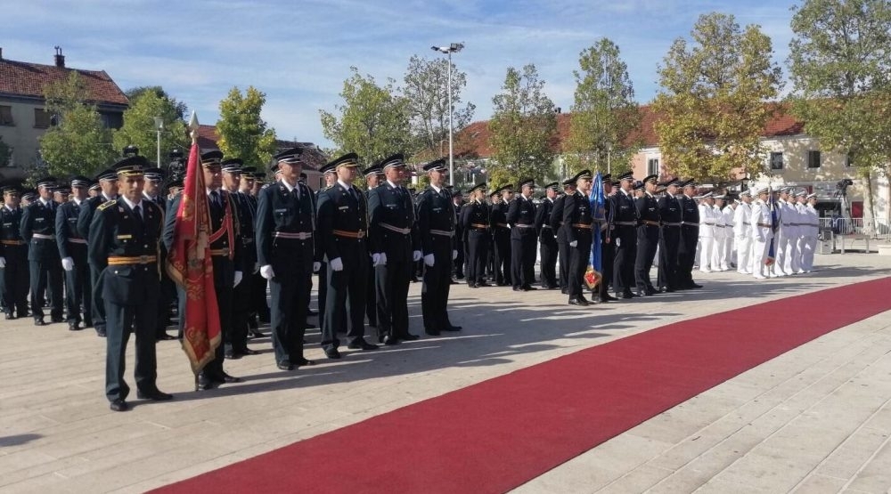 Jedinstvo vojske nećete poljuljati lažnim saopštenjima i jeftinim manipulacijama