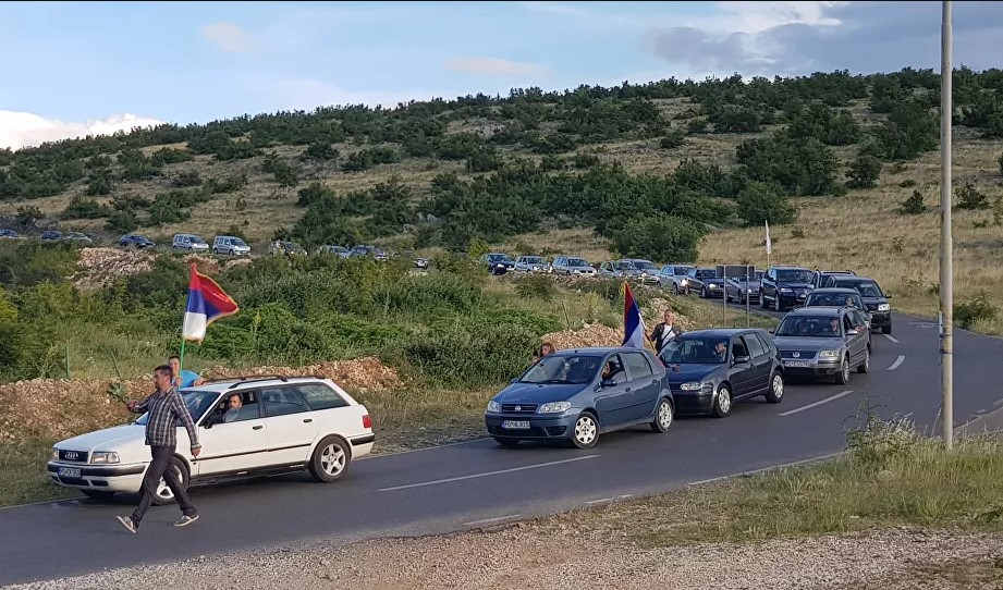Auto litija uz trobojke u Beranama i Andrijevici (VIDEO)