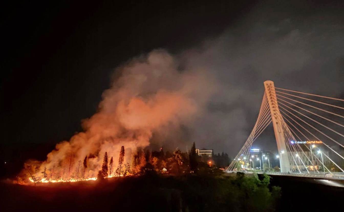 Podgorica: Požar pored mosta &#8220;Milenijum&#8221;