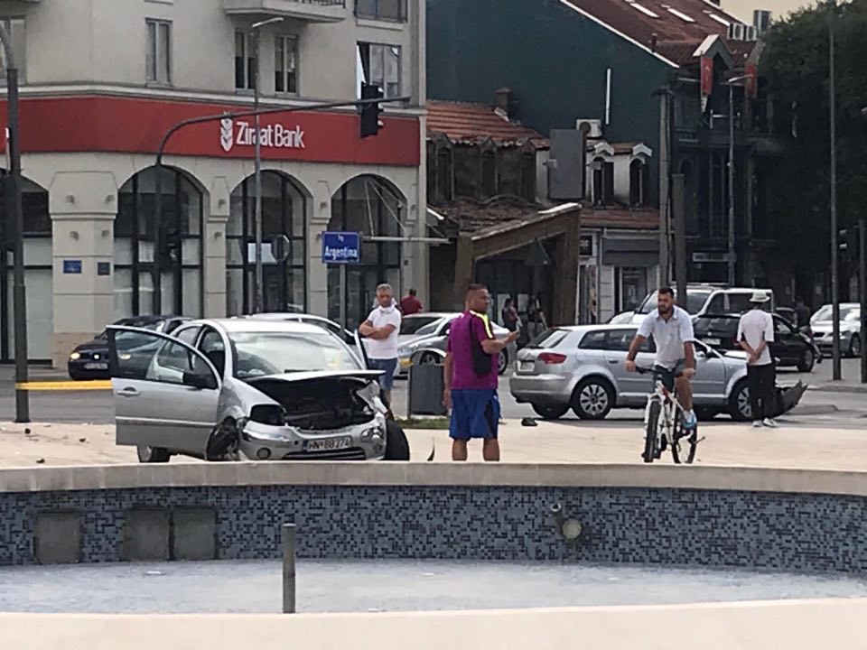 (FOTO) Saobraćajna nezgoda u centru Podgorice