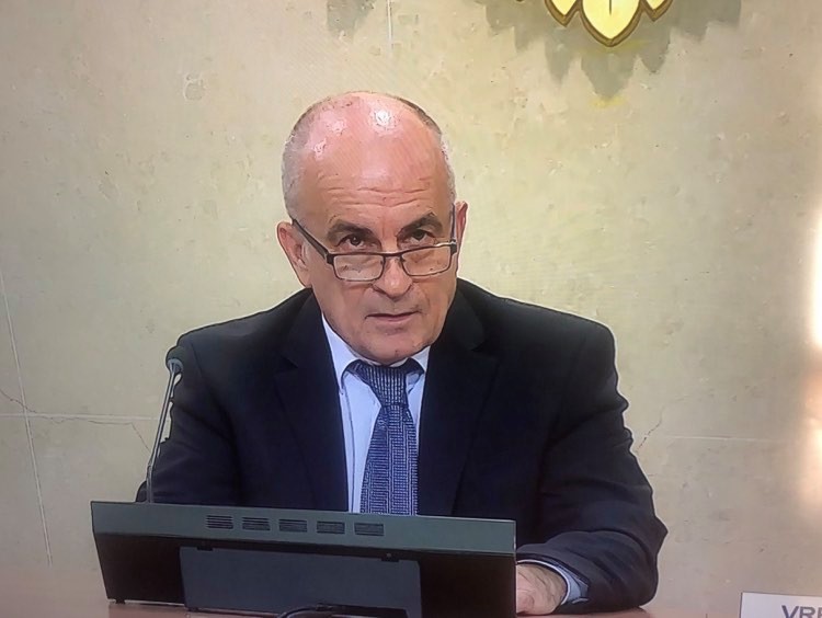 DIK: Biračko mjesto u Pljevljima još nije otvoreno zbog propagandnog materijala, kod nekih problemi sa štampačem