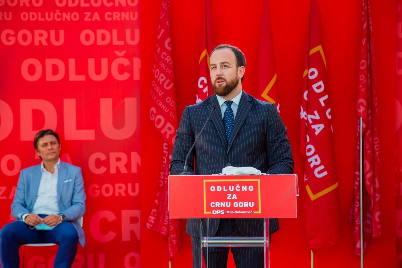 Nikolić: Neprihvatljivo je da neko ne želi državu, da je se odriče i da želi da postane dio druge države