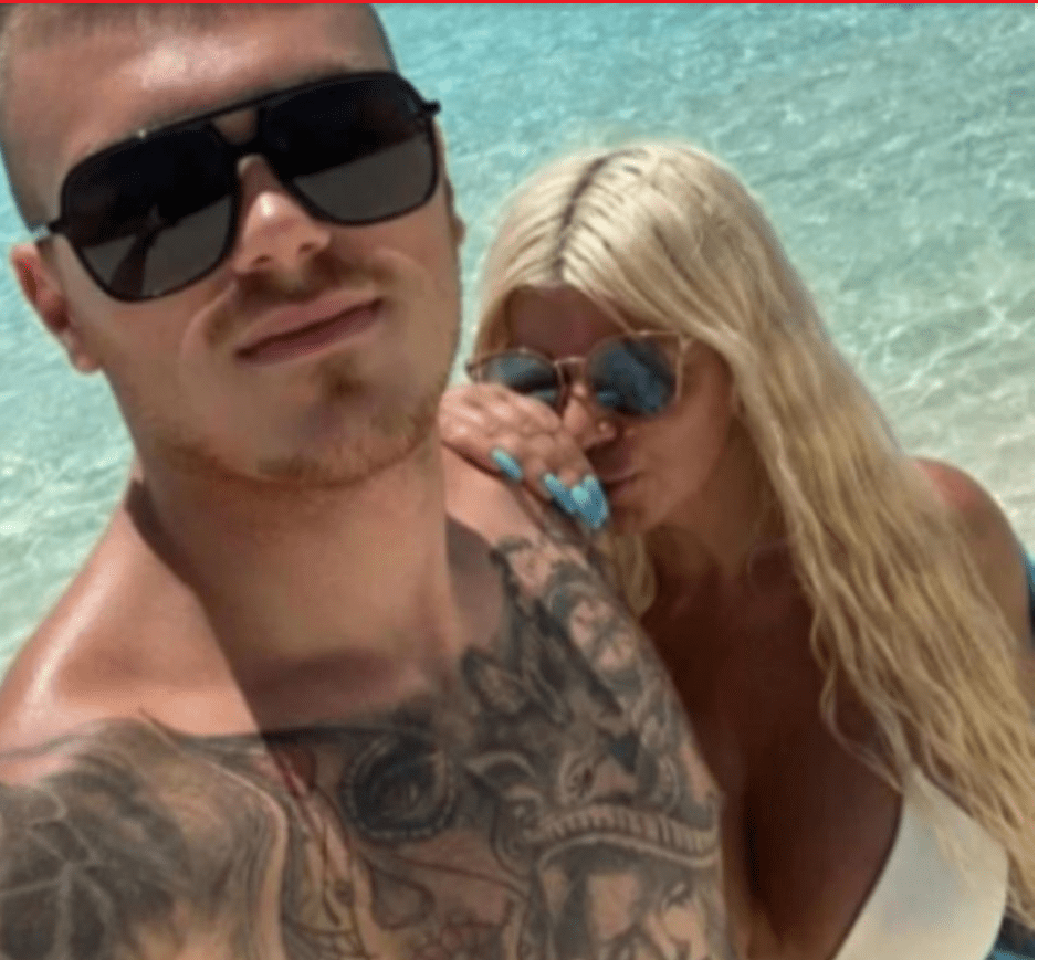 Dara i njen mladi momak se ne kriju (FOTO)