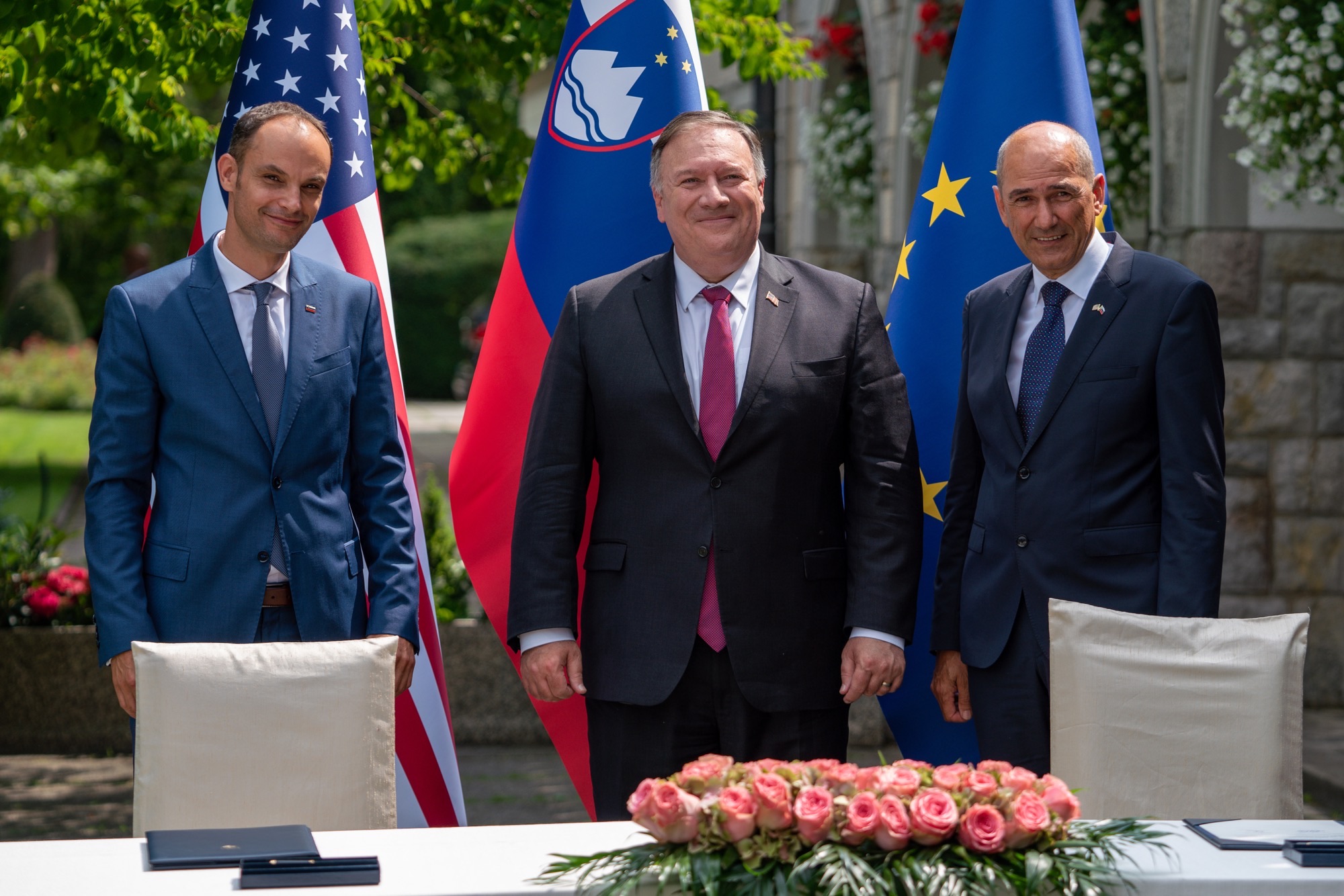 Pompeo i Janša razgovarali o partnerstvu SAD i Slovenije, potpisan sporazum o 5G