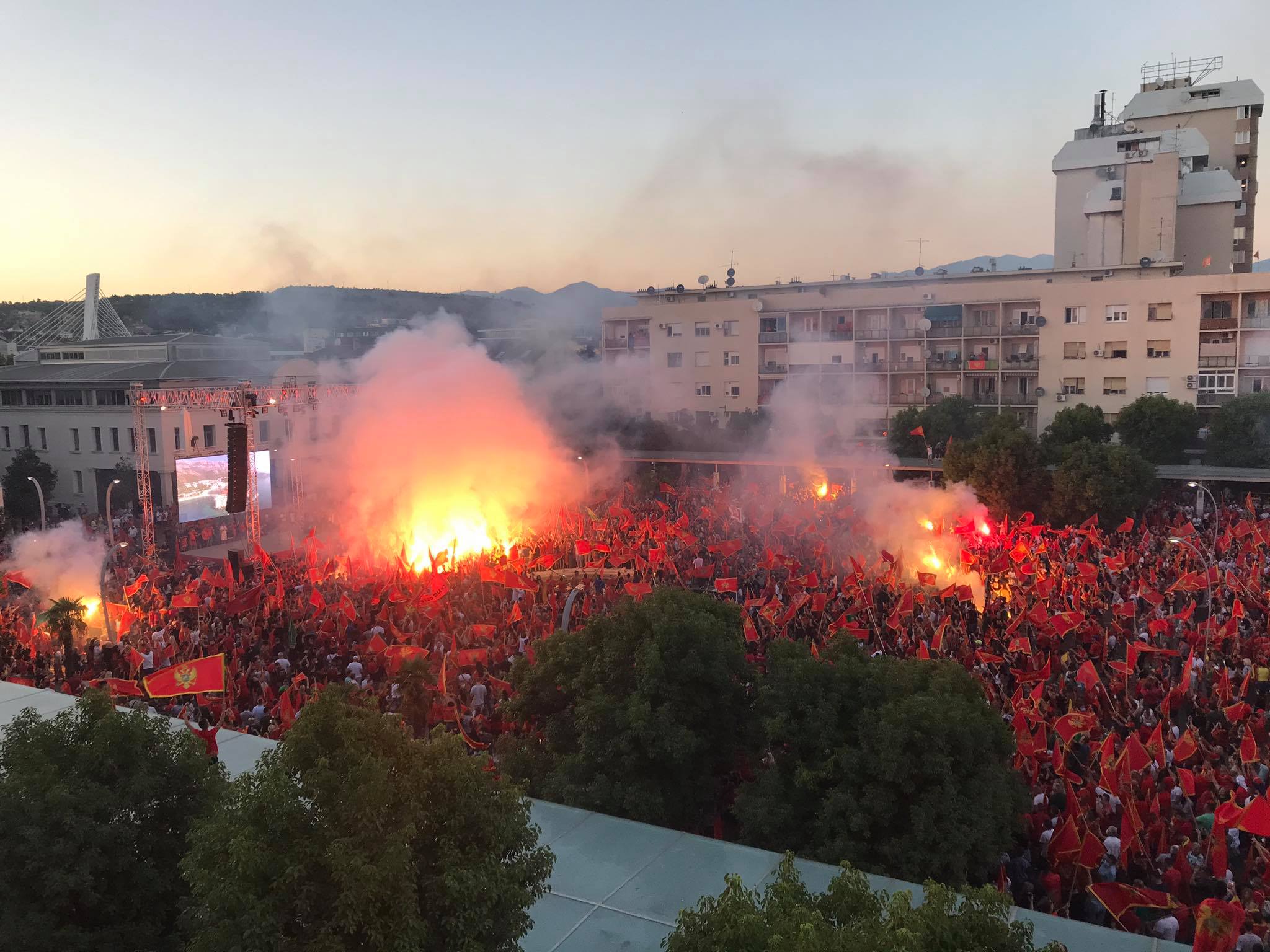 UŽIVO: Završen patriotski skup u Podgorici: Više od  50.000 građana poručilo &#8220;NE DAMO DRŽAVU&#8221;