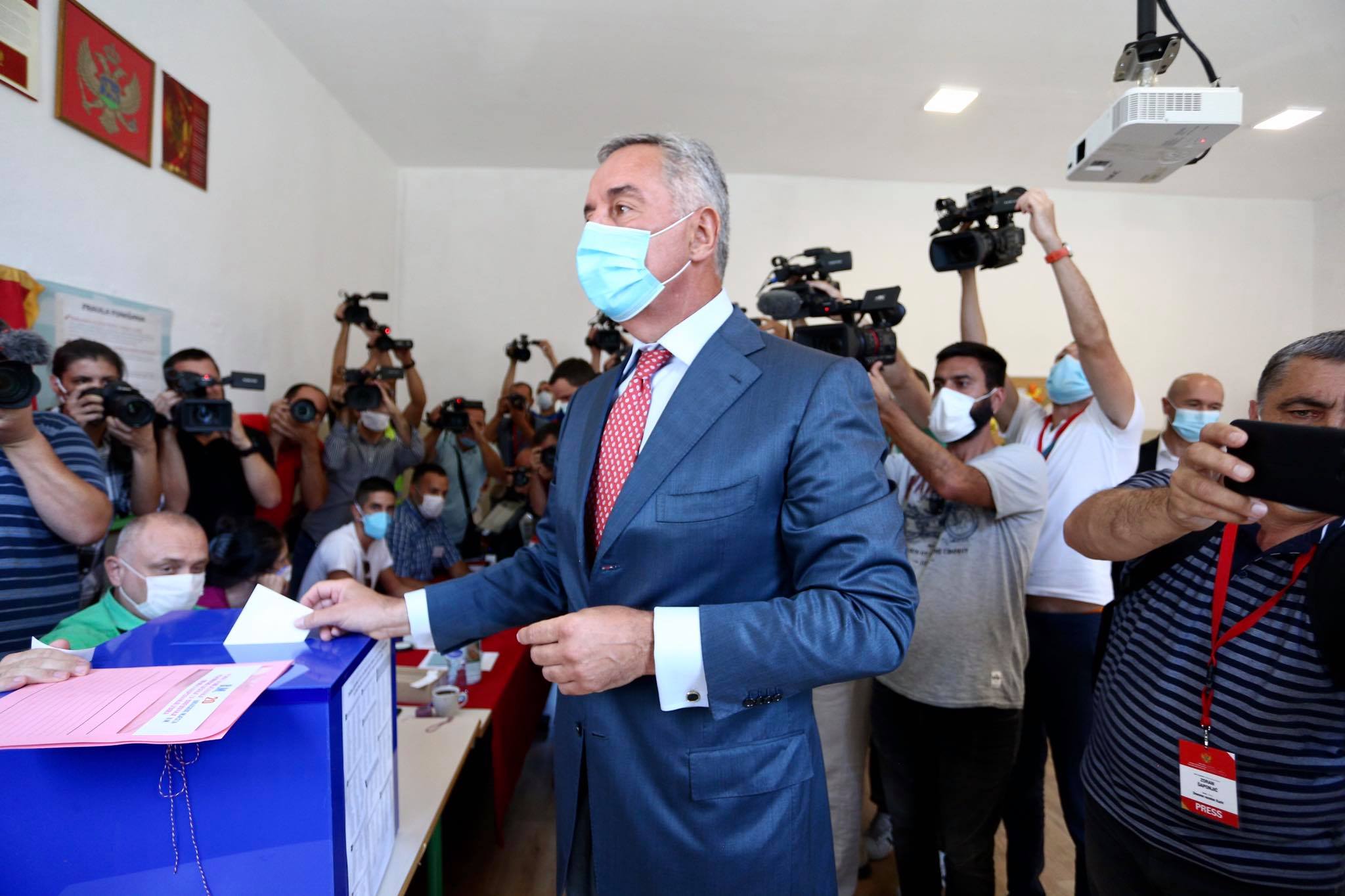 Đukanović na Božić može raspisati nove izbore, ako mandataru istekne rok