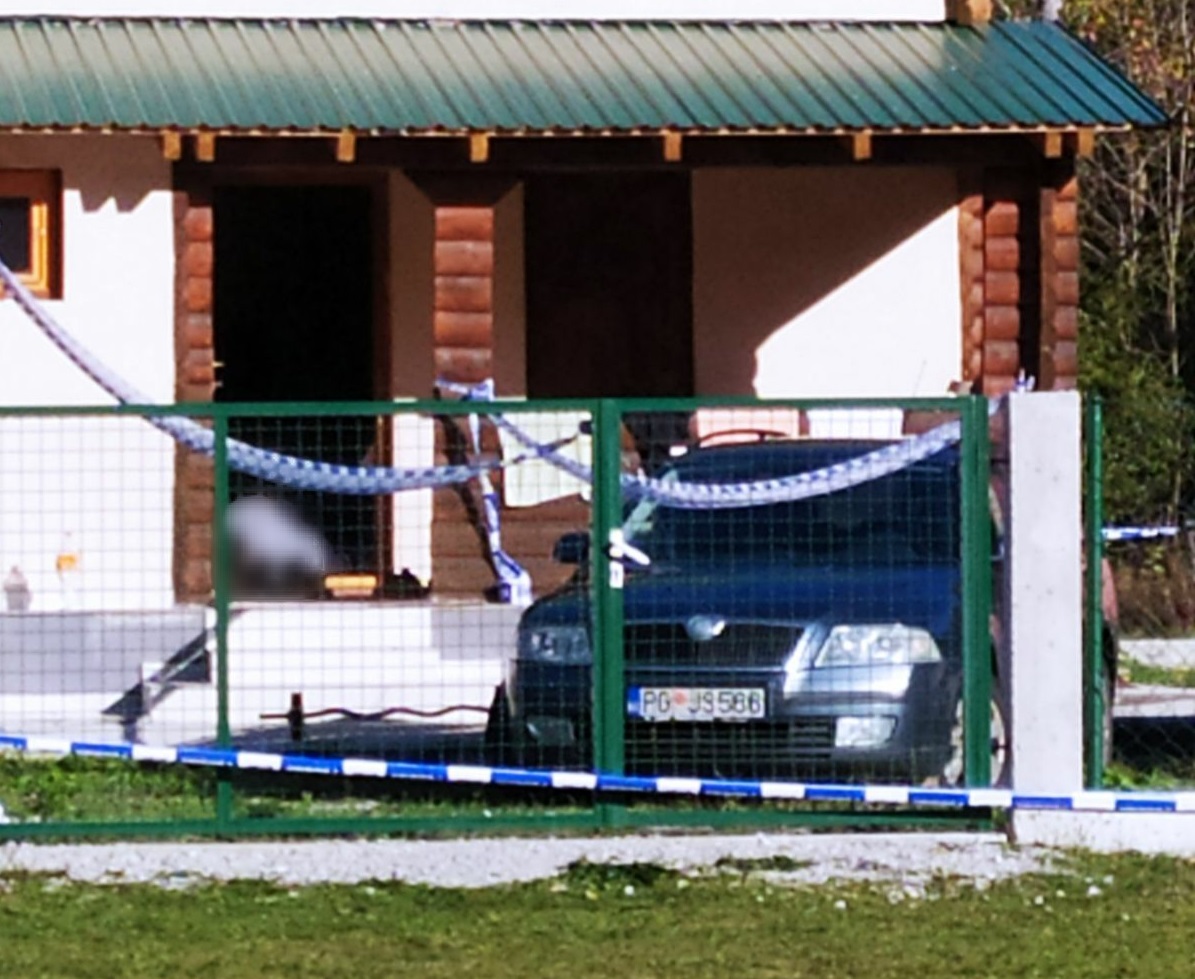 STANDARD NA MJESTU UBISTVA PRELEVIĆA I PEKOVIĆA: Forenzičari izuzimaju tragove, ispituje se da li su mladići u vikendici od subote