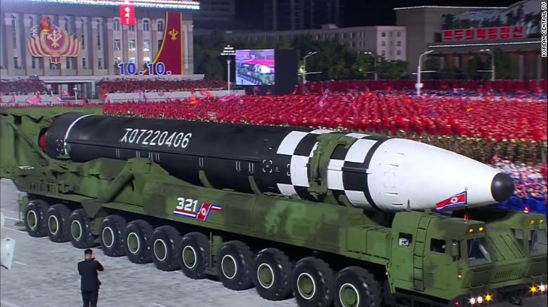 Objavljeni snimci vojne parade u Sjevernoj Koreji