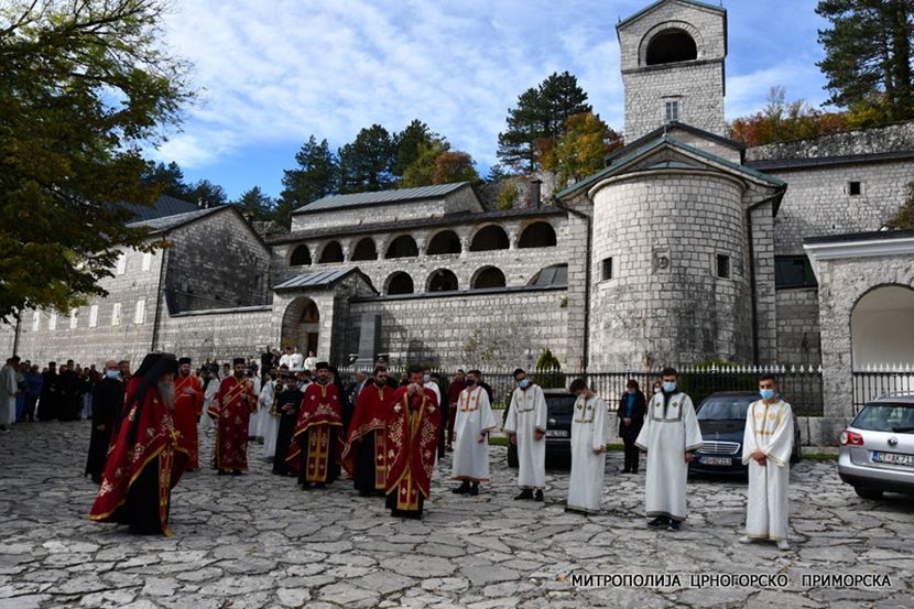 Nacionalno koordinaciono tijelo: Građani i sveštenstvo da se pridržavaju mjera