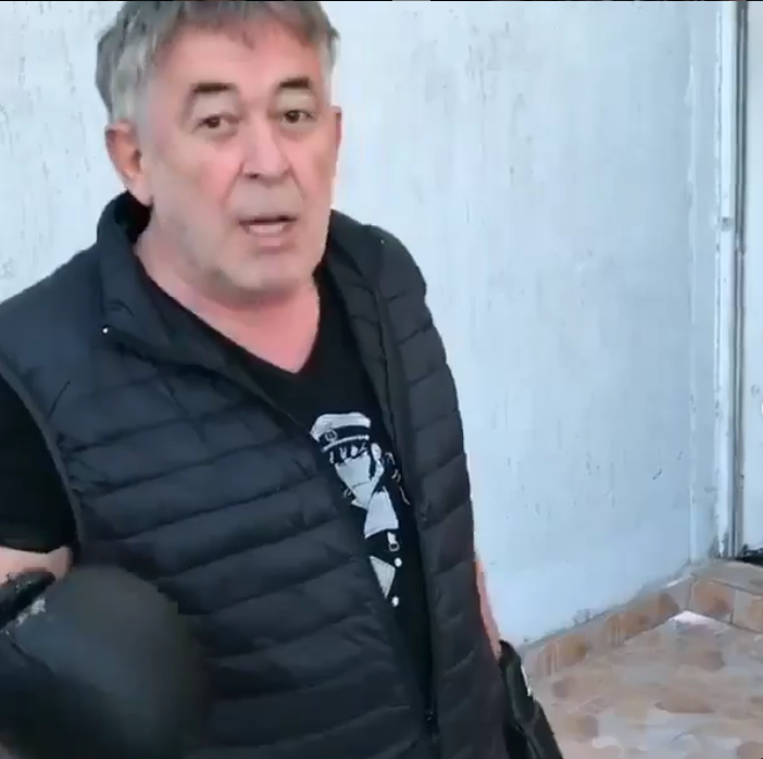 MIMA PUCA OD MIŠIĆA!