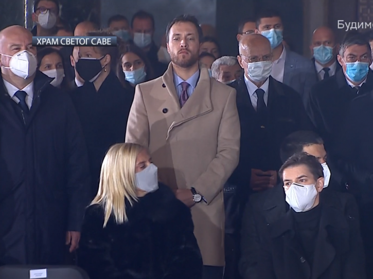 Marko Milačić na sahrani patrijarha Irineja bez maske