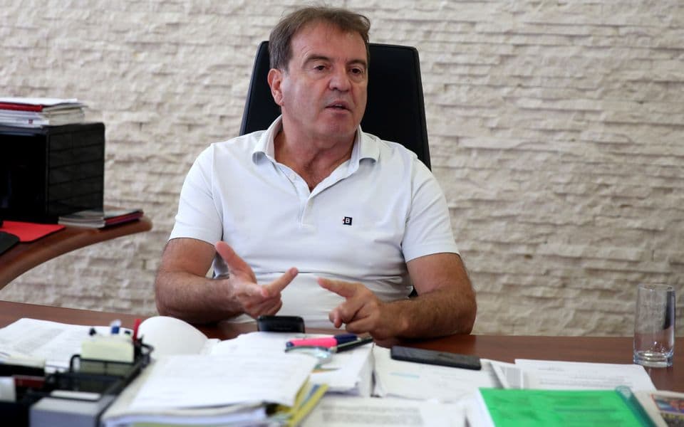 Uhapšen direktor Uprave za nekretnine: Specijalci ga odveli iz kancelarije, tražili pečate i da ugasi telefon