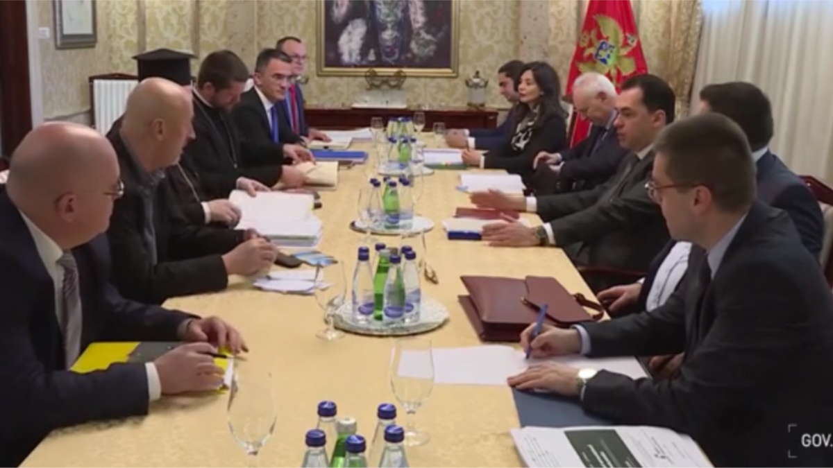 ŠTA SE IZA BRDA VALJA Izmjene Zakona o slobodi vjere: Fantomski tekst koji niko nije vidio, hitni postupak bez razloga, nema javne rasprave ni radne grupe…