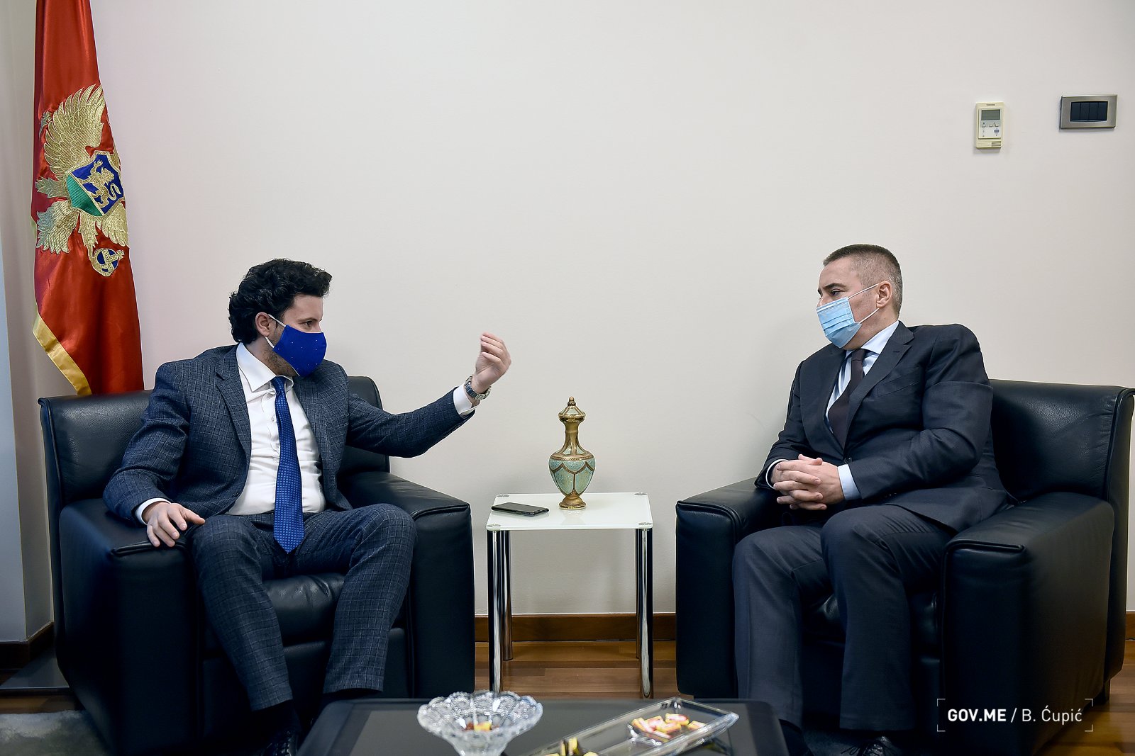 Abazović tražio ostavku, Veljović odbio