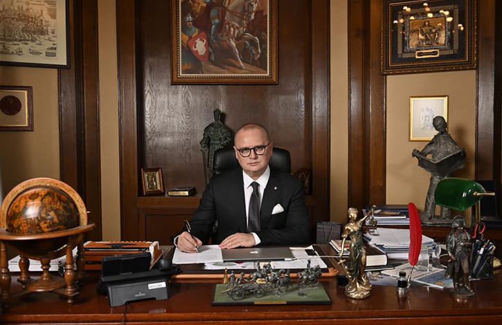“Napolenov kompleks”: Šta je sve na Vesićevom stolu