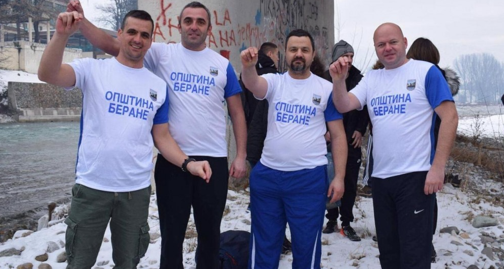 DPS Berane: Lokalni funcioneri radna mjesta zamijenili plivanjem za časni krst