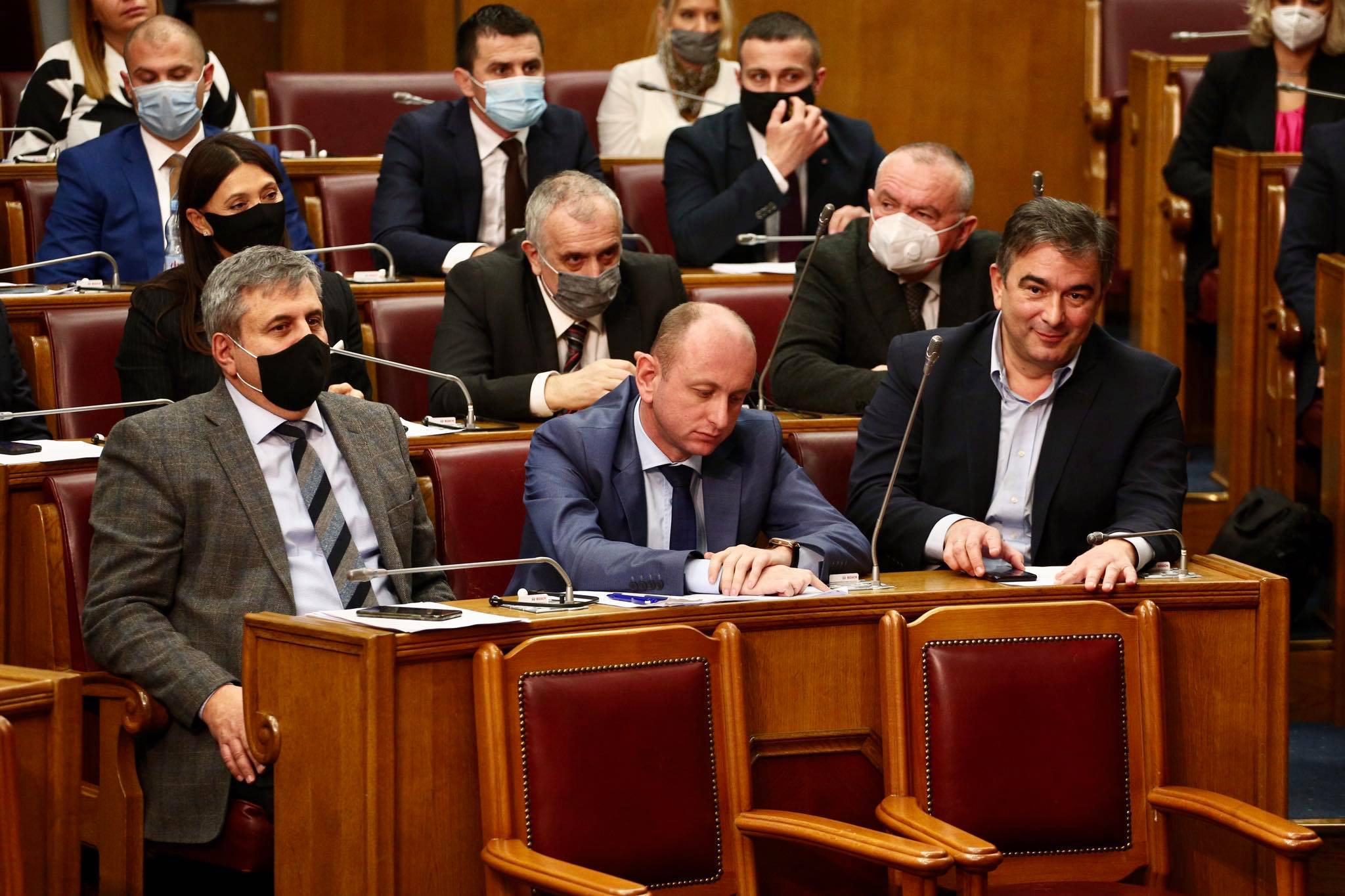 Skupština ponovo usvojila vraćene zakone – Knežević: Abazović i Bečić manje da se gledaju sa Đukanovićem, a više sa nama