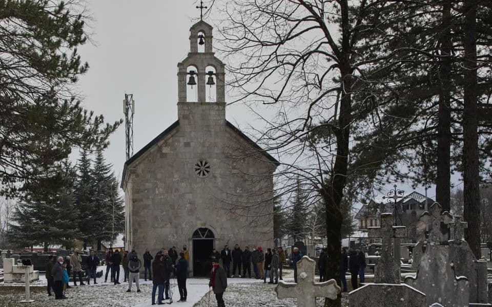 Mitropolija: Bajička crkva bila, jeste i biće otvorena za sve ljude željne molitve
