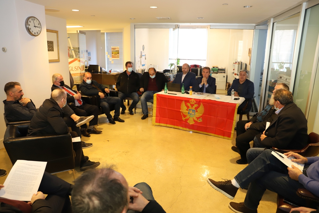 Otvoreno pismo iseljenika: Nova vlast dovela CG na ivicu ambisa, ugroženi su i manjinski narodi i Crnogorci