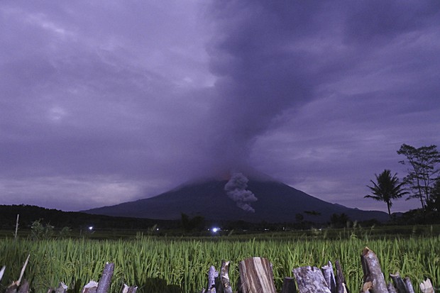 Erupcija vulkana Semeru na ostrvu Java