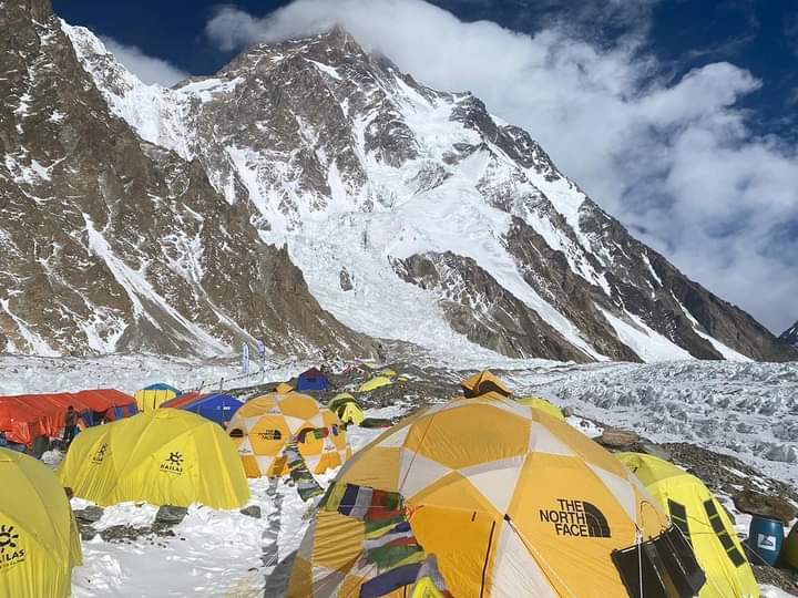 Nepalski planinari ušli u istoriju: Osvojili K2 usred zime