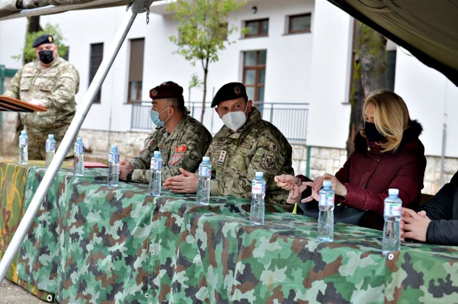 Injac posjetila kasarnu u Maslinama
