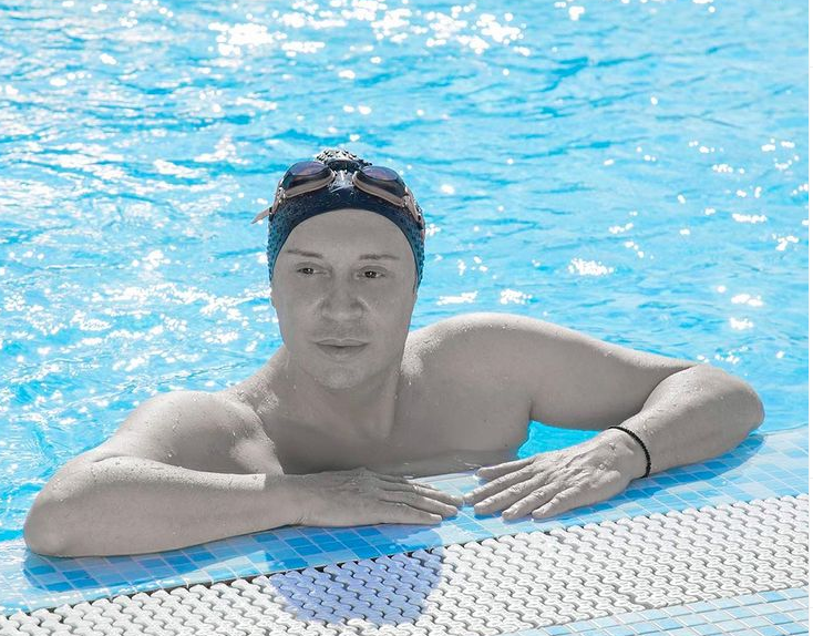 &#8220;NISAM SE VJENČAO DA BIH DEMANTOVAO GLUPE PRIČE!&#8221; Legendarni Karamela otvoreno o svom braku i supruzi Milici
