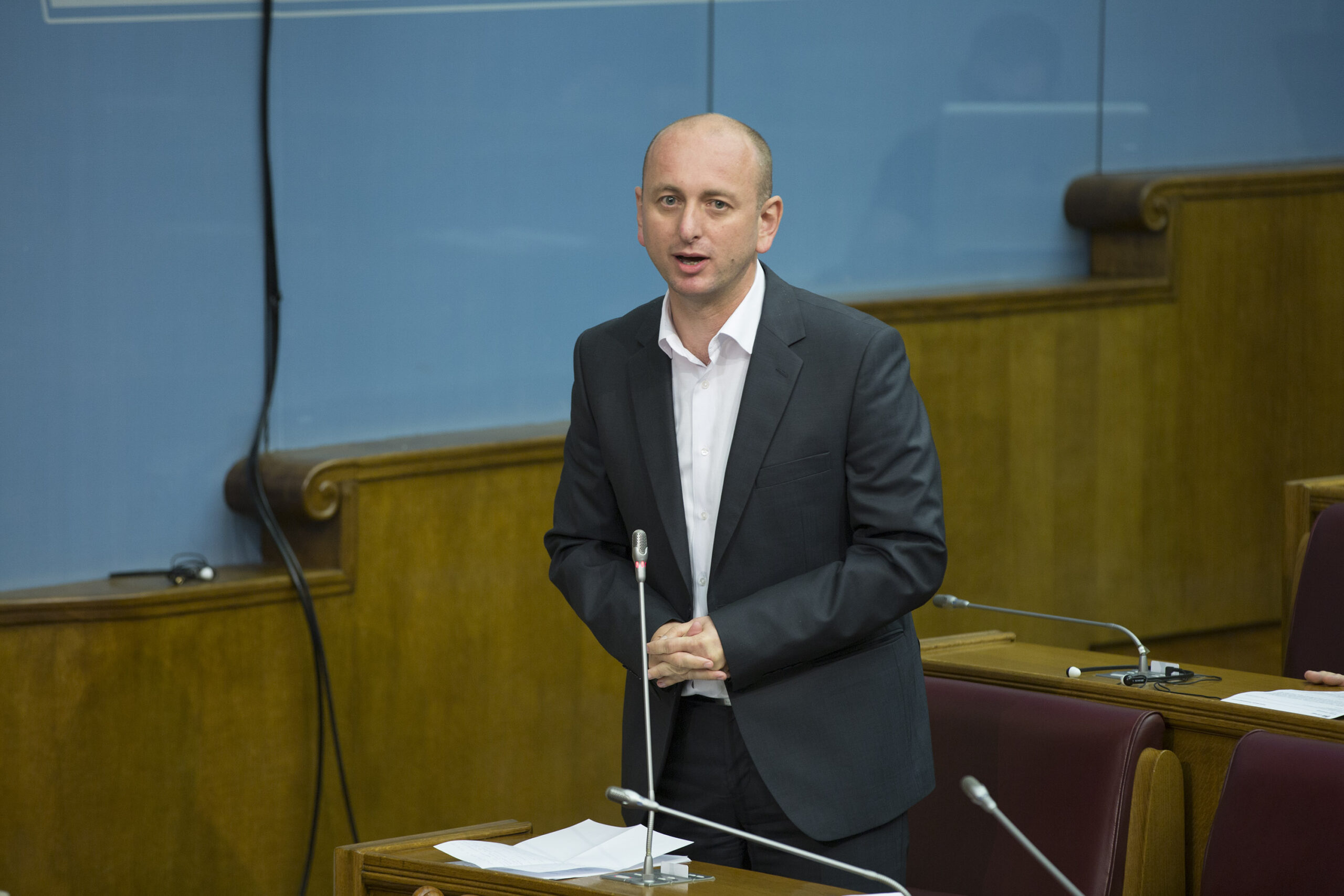 Knežević: Ako Crna Gora bude glasala za Rezoluciju o Srebrenici, osudiće i samu sebe na genocid