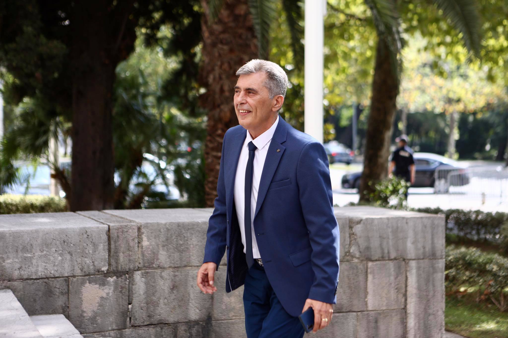 Ćerka Milutina Đukanovića: &#8220;Ajmo delfini potopite ih noćas, da ućuti sramna nacija crnogorska&#8230;&#8221;
