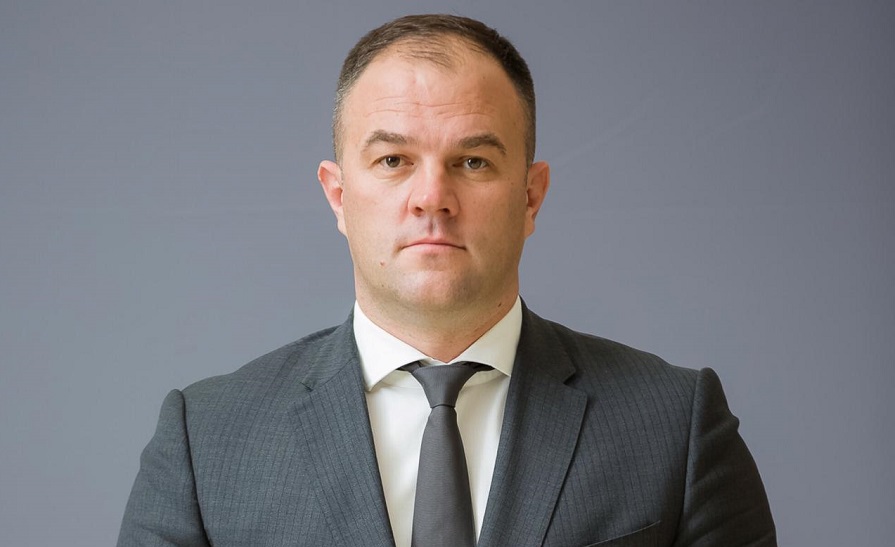 Mitrović: Abazović poveo svoje saradnike na oproštajnu ekskurziju u SAD, sve platili građani
