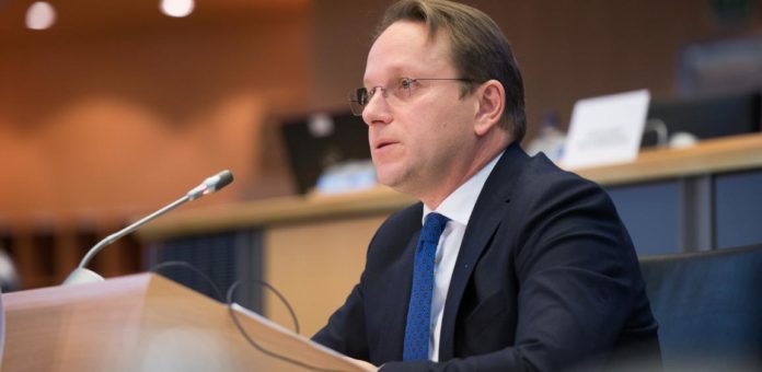 Varhelji: Tražimo rješenja za crnogorski javni dug