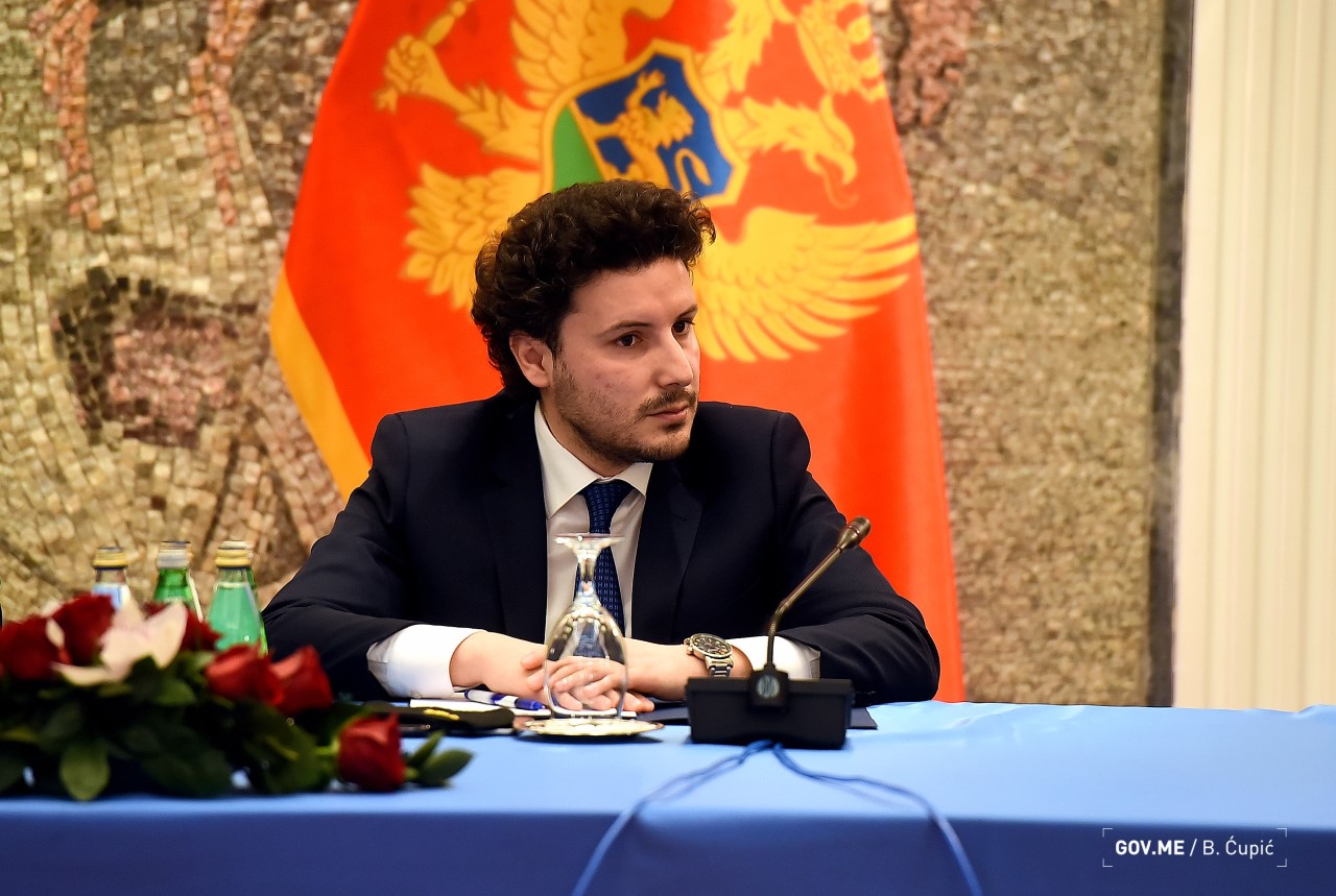 RELAKSIRANO: Abazović zaboravio majke, a obećavao brda i doline