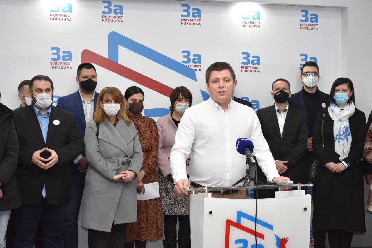 PETI NA LISTI ZA BUDUĆNOST NIKŠIĆA: Ljekar Mirko Varajić ima pravo glasa i u Srbiji?