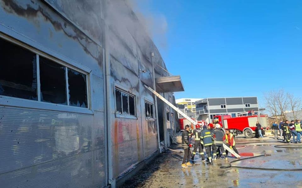 Požar u Polju pod kontrolom, velika materijalna šteta