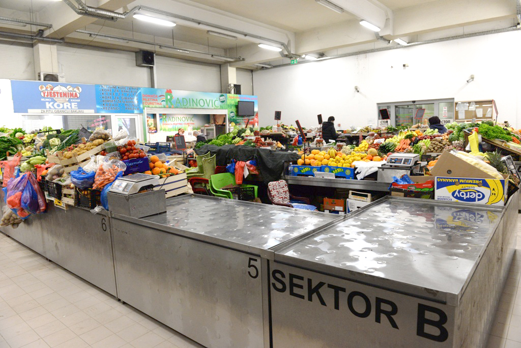 Uskoro javni poziv za zakup slobodnih tezgi i poslovnih prostora u tržnim centrima Pobrežje, Bazar i Forum