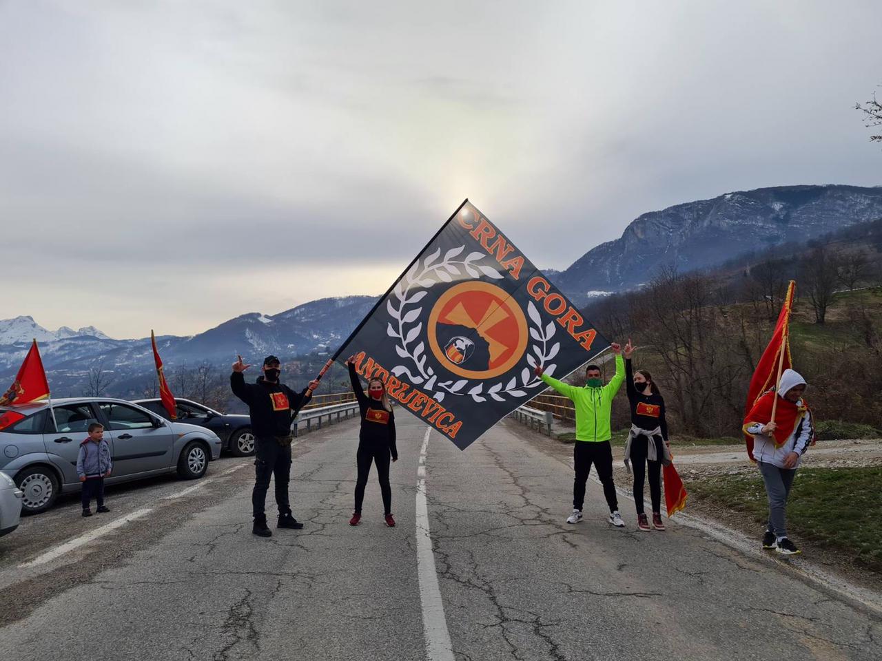 Iz Andrijevice poručeno: Crnogorci ne ljube lance