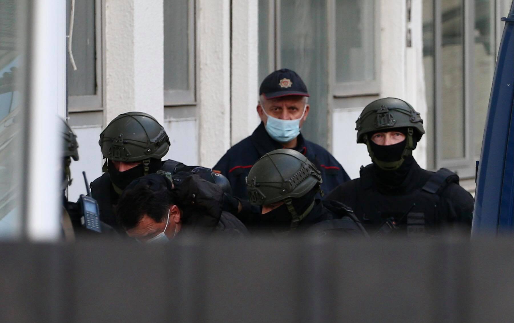(VIDEO/FOTO) Kašćelan, uz pratnju jakih policijskih snaga, priveden na saslušanje u Tužilaštvo