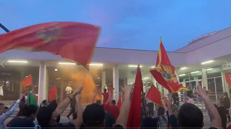 Video: Pjesma za naše rukometaše ispred Bemaks arene