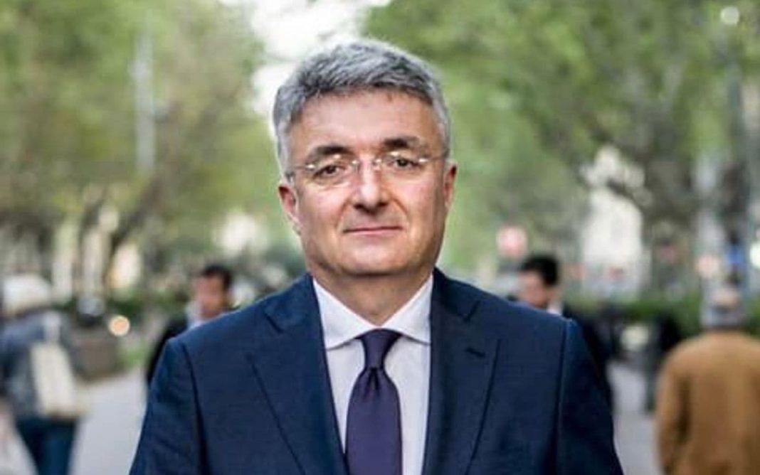 Vlahović: Da li Mandić ponosno krije da je državljanin Srbija?