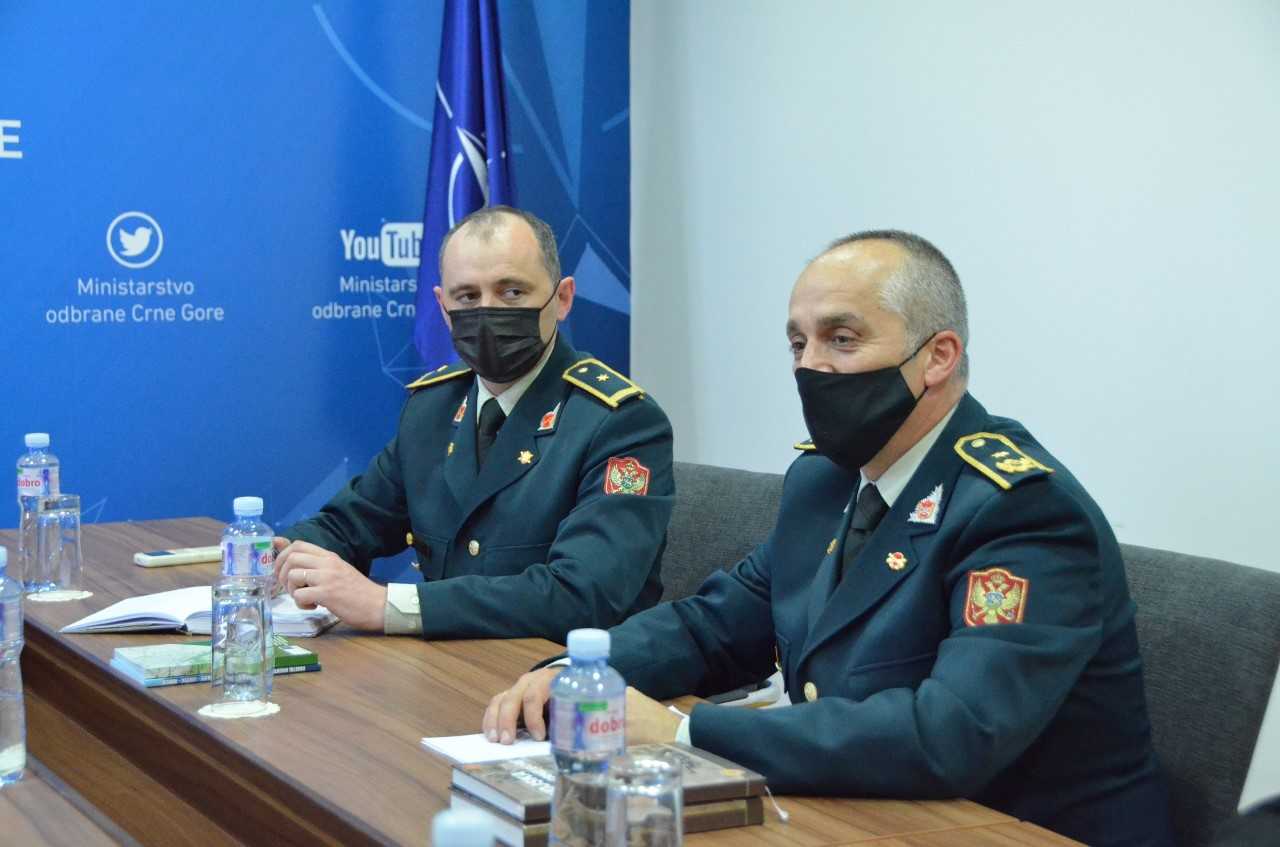 Đurović se sastao s vojnim atašeom Velike Britanije: Intezivirati saradnju uprkos ograničenjima koje uzrokuje pandemija