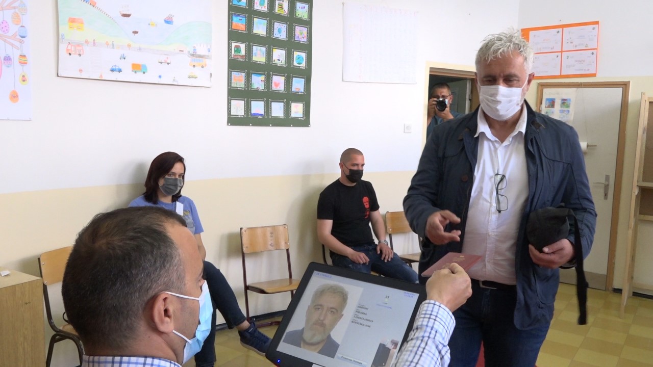 Glasao nosilac koalicije Evropski tim za Herceg Novi Predrag Dabović