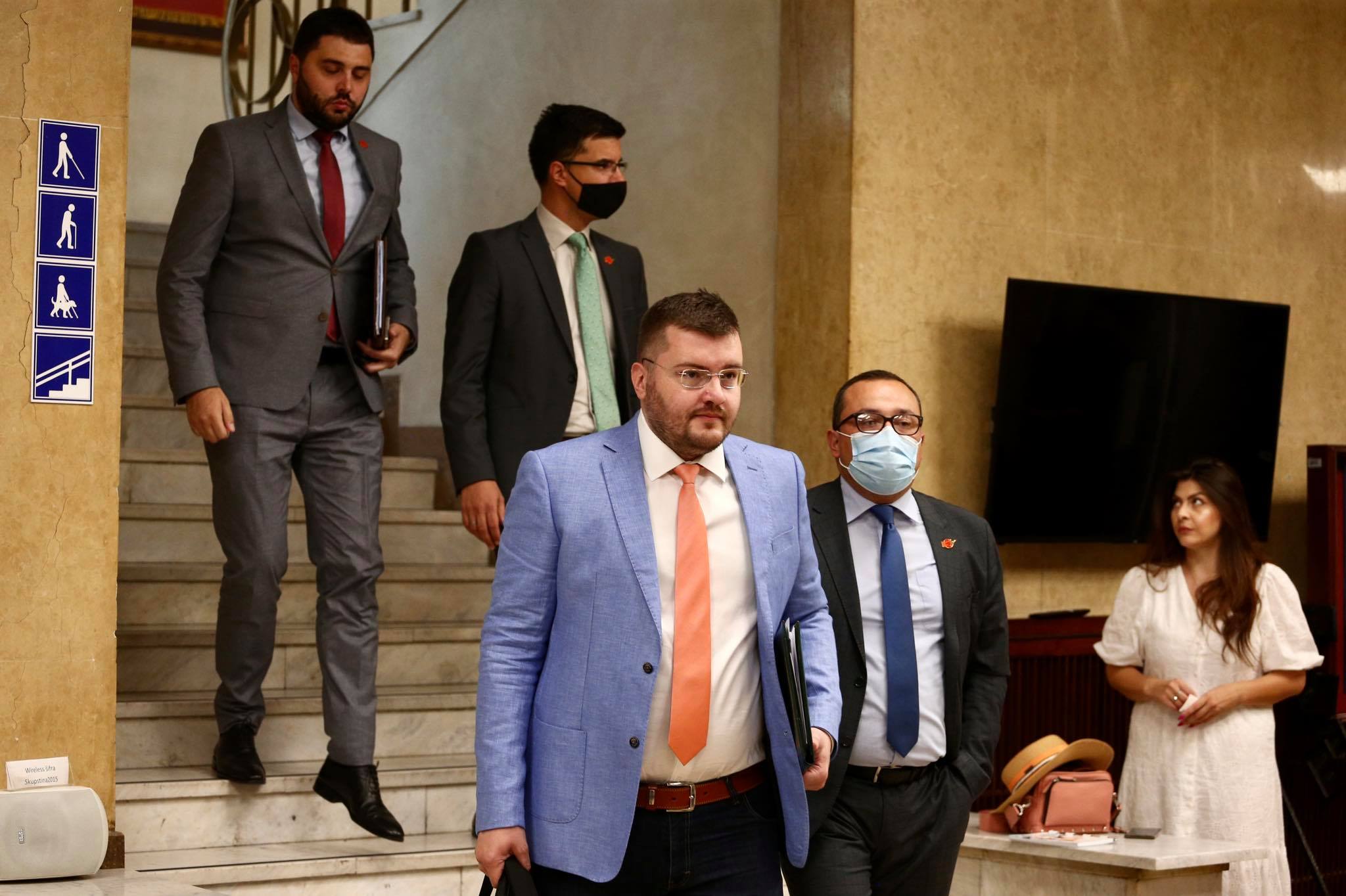 Demokrate: Abazović nedostatak podrške pokušava nadomjestiti primjenom sile
