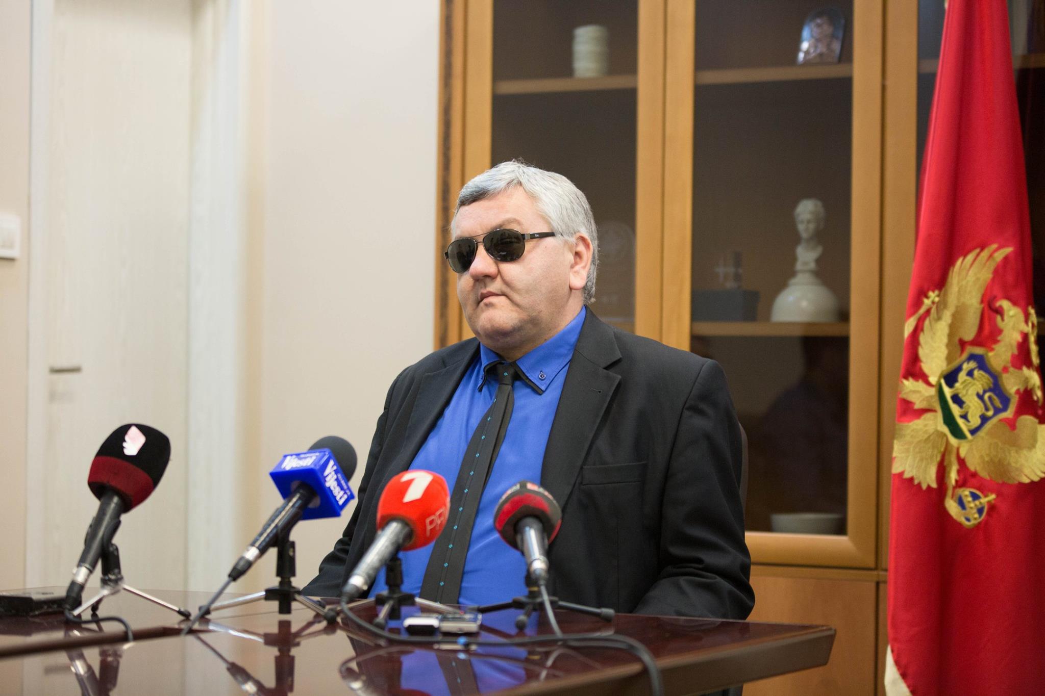 ZBOG REZOLUCIJE O SREBRENICI: Članovi pljevaljskog DF-a na čelu sa doktorom Vranešom, napali Radenka Lacmanovića