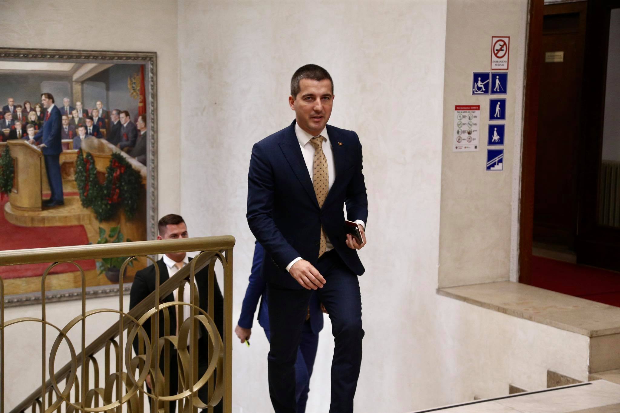 Opozicija predala inicijativu za smjenu Bečića, potpisalo 38 poslanika