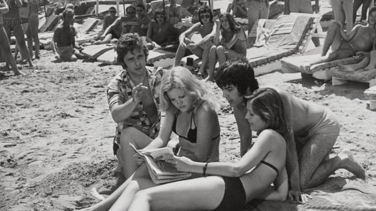 Izbjegavajte sportiste, lažno preplanule: SAVJETI JUGOSLOVENKAMA ZA ODLAZAK NA MORE koji će vas nasmijati