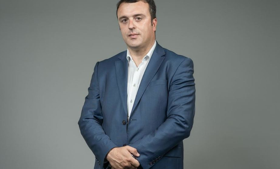Muhović napustio Bosnjačku stranku i prešao u SPP, pa poručio: &#8220;Jedini lideri Bošnjaka u Crnoj Gori su Zukorlić i Kalač&#8221;