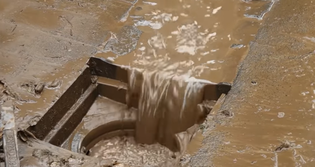 VIDEO: Nakon povlačenja vode u Njemačkoj se pojavio toksični mulj